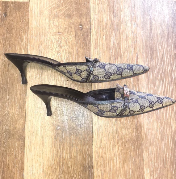 Gucci - Vintage Monogram Printed Mules - Size 9B - Excellent Price Limited Time - Picture 8 of 17